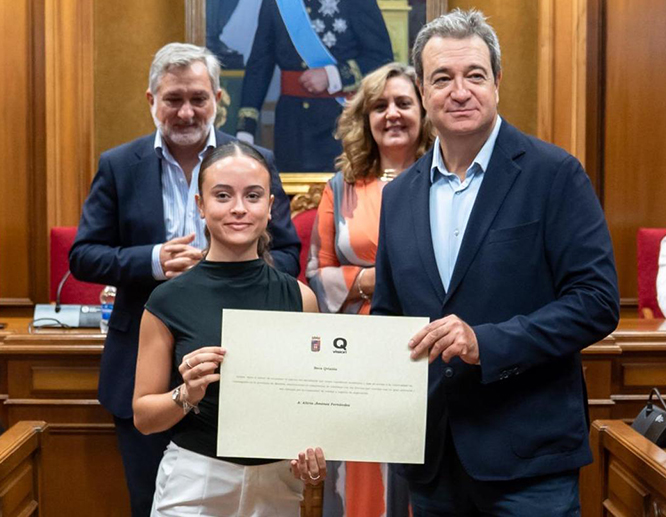 Clinica Qvision Becas becas alicia